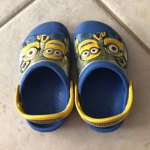 Minions crocs size c 6/7 glow in the dark